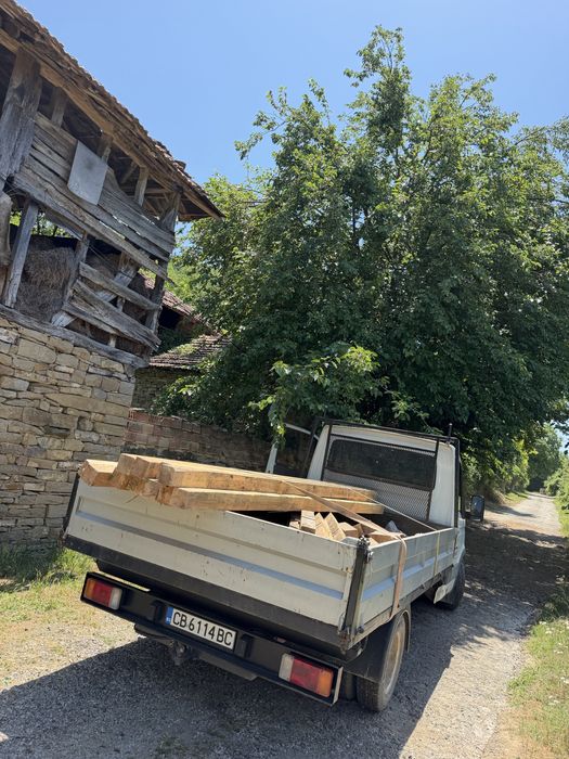 Услуги с тристранен самосвал Севлиево