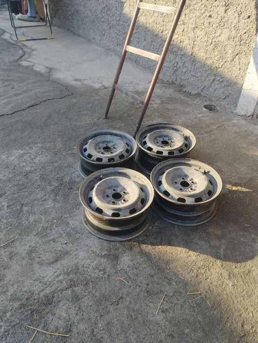 Продам диски на Карину е