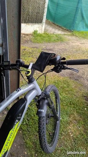 Bicicleta electrica vtt plus oraș  e520 Rockrider din Franta