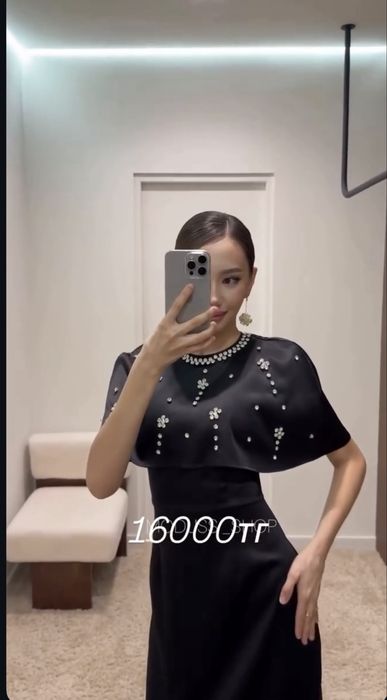 Красивый вечерный платье