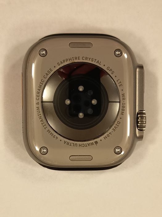 Apple Watch Ultra 2, 49 mm с 2 каишки, защитен  кейс и power bank