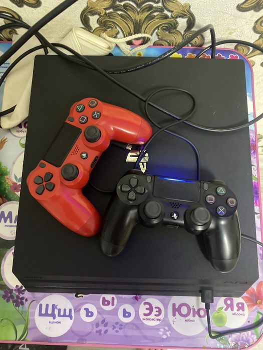 Продаю Sony playstation 4 Pro