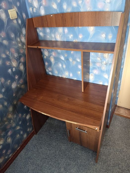 Стол компьютерный