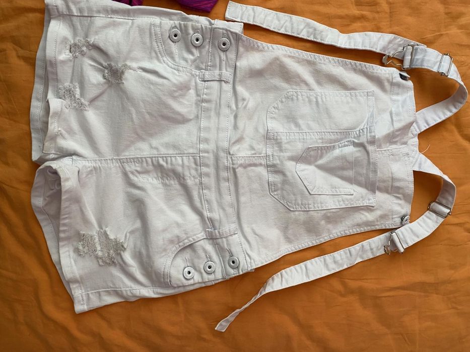 Детски чисто нов дънков гащеризон