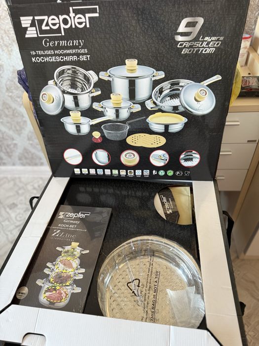 Набор кастрюль в упаковке