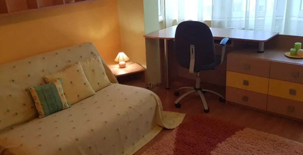 Дава се под наем Тристаен апартамент в Пловдив, Кючук Париж - 90 кв.м за 260.1 € - Снимка #2