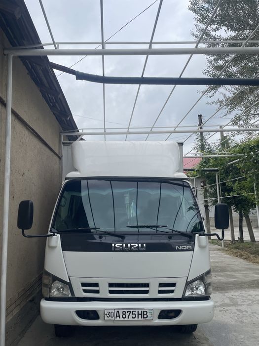 Isuzu 2012  idial sastayani