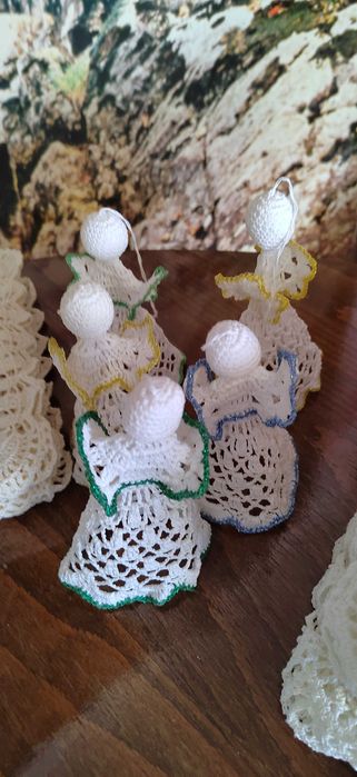 Българско плетиво и бродерия на една кука