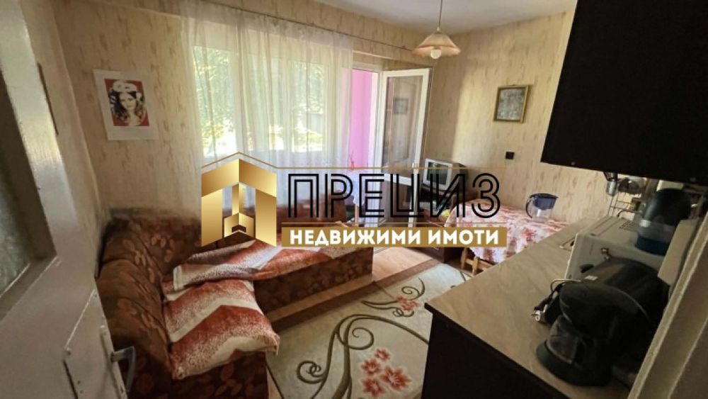 Продажба 4-стаен гр. Шумен - Тракия 76m²