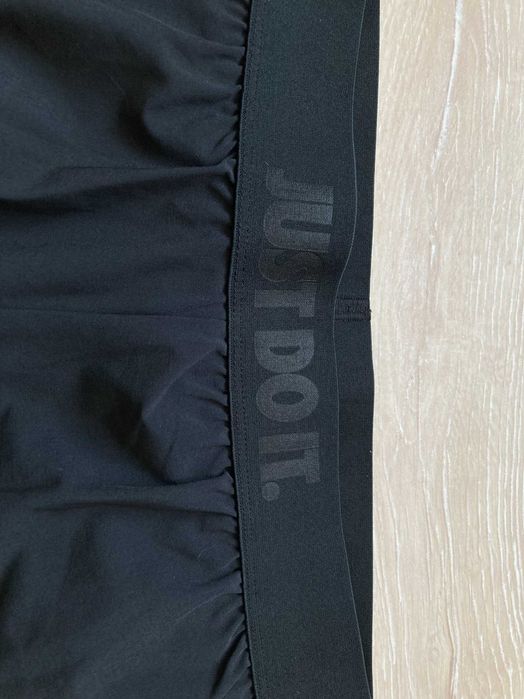 Nike Circuit 2 In 1 Woven Short дамски къси панталони с клин къс панталон шорти размер S
