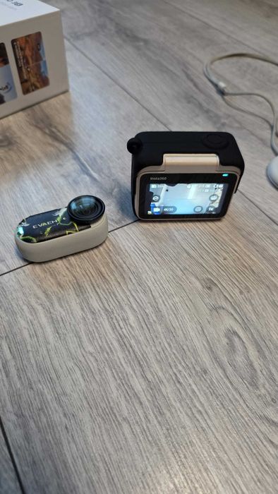 INSTA 360 GO 3S 128GB + Insta Quick Reader