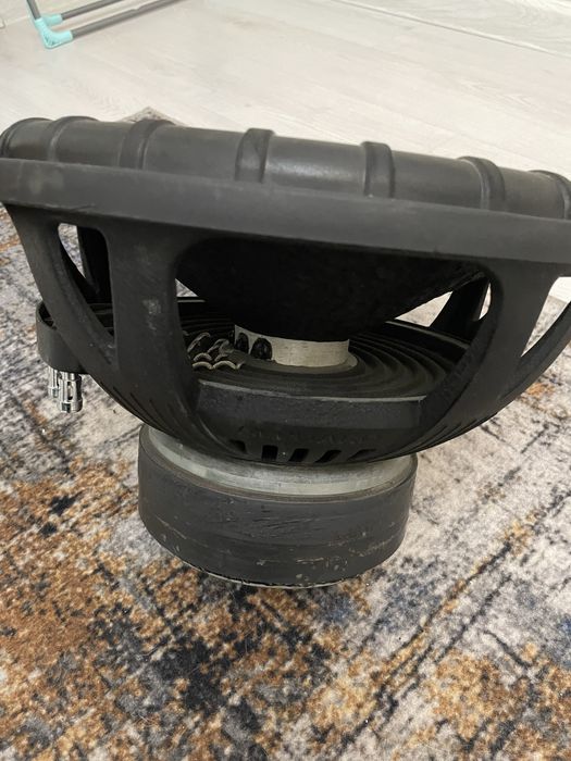 Сабуфер  р15 играет хорошо