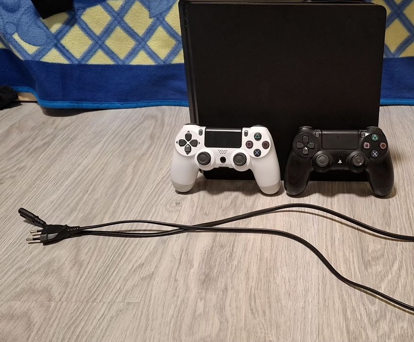 Плейстейшън 4 с игри