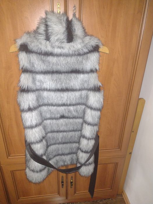 Vând vestă blană