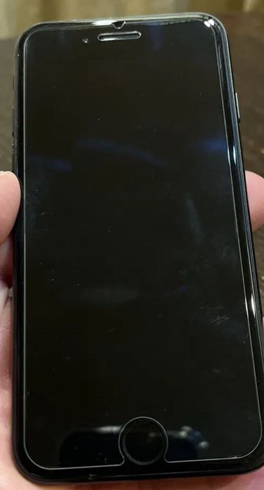 iPhone 7 32gb bleck и един за части !!!