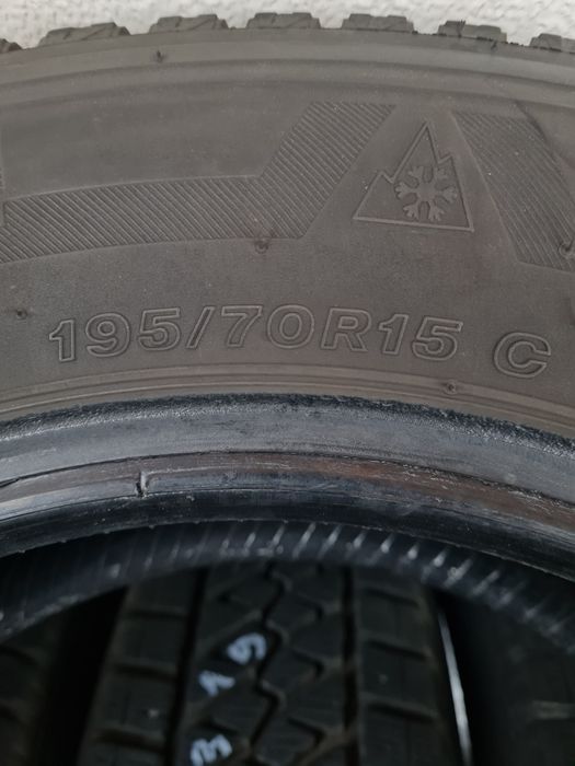 Зимни гуми за Бус 4 броя BRIDGESTONE Blizzak W810 195 70 R15C дот 2319