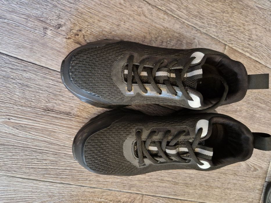 Продам кроссовки на мальчика