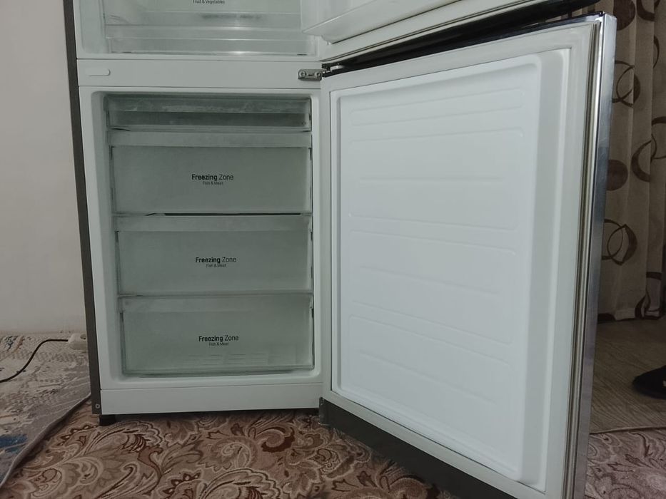Продам холодильник LG