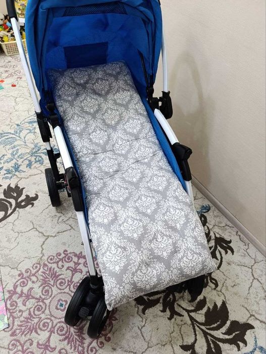 Прогулочная коляска | Чистая, легкая, маневренная