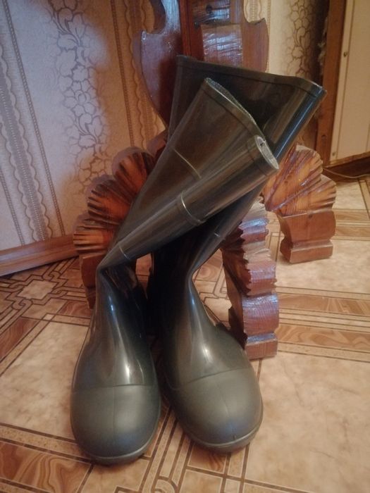 Продаётся сапоги новые