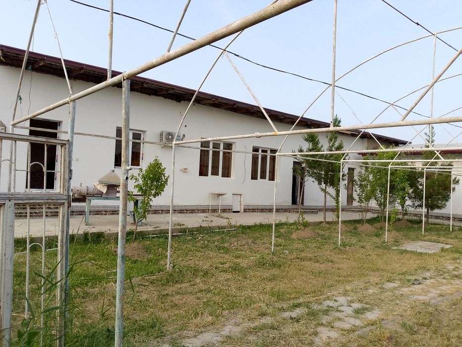 Ҳовли сотилади. Кавали Мошин бозор ени ерел оркаси