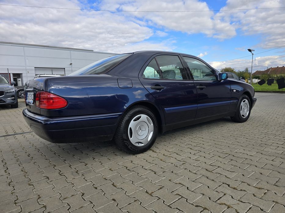 Mercedes Benz W210 2.0 benzina  Vehicul atestat istoric