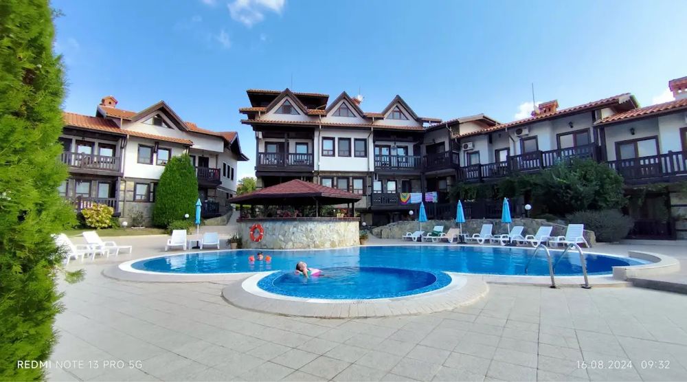 Продава се Двустаен апартамент в Созопол - 130 кв.м за 624 €/кв.м - Снимка #1