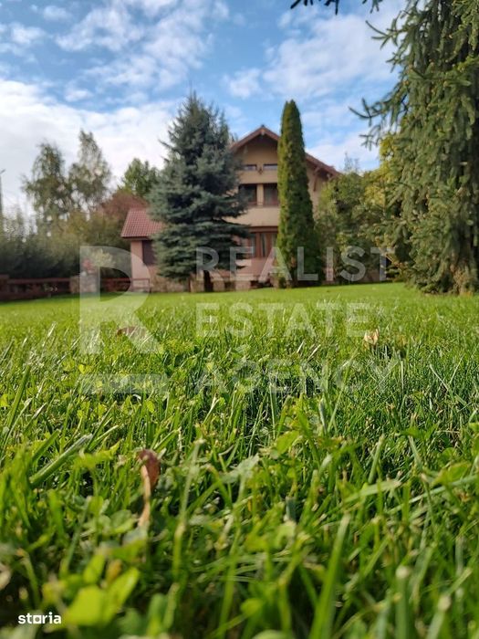 Vilă individuală 430 mp utili, teren 2.000 mp, Iași