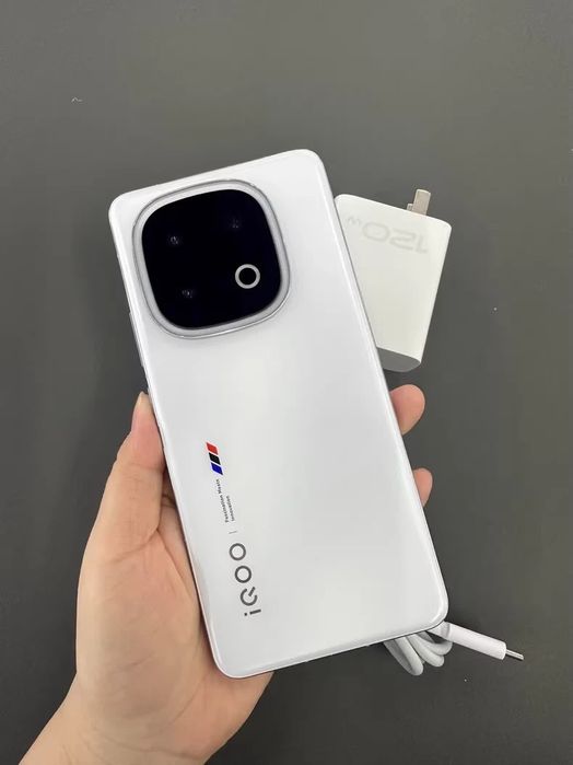 vivo iQOO 13 Snapdragon 8 elite