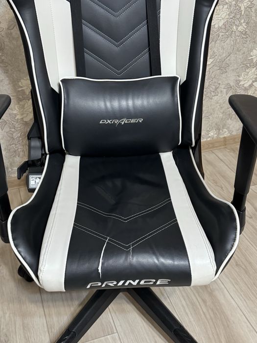 Игровое кресло DXRacer Prince