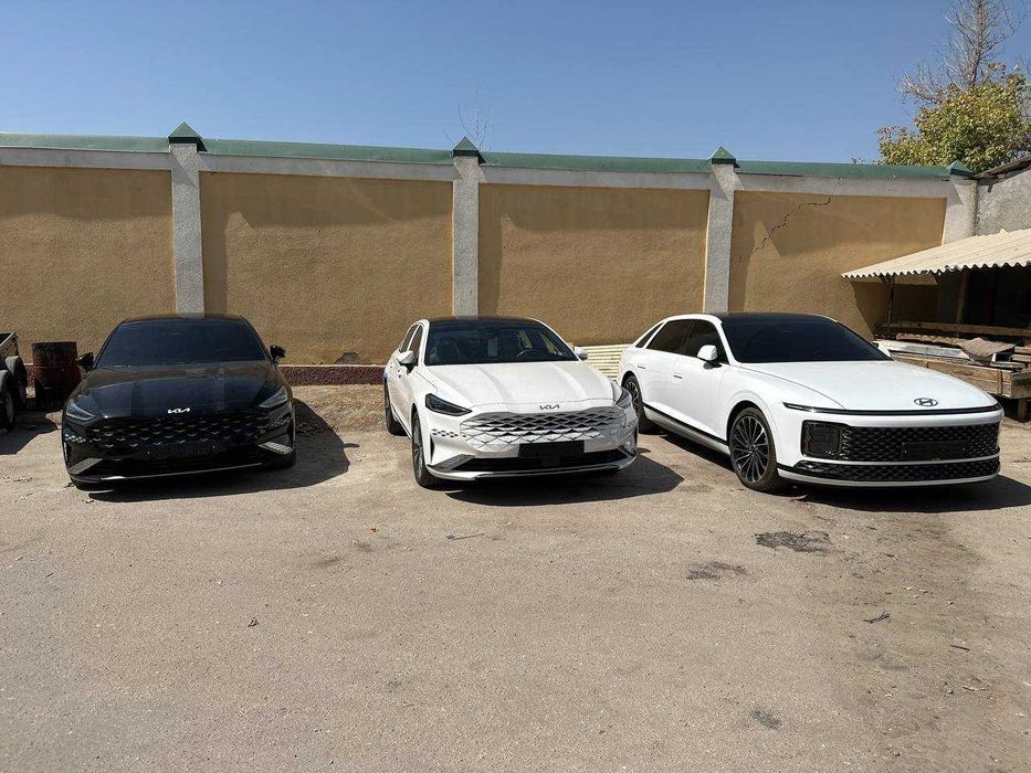 Автомашина KIA K-8