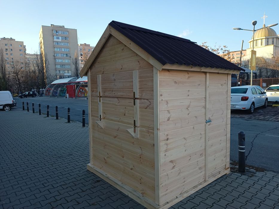 Chiosc lemn, casuta comert stradal.