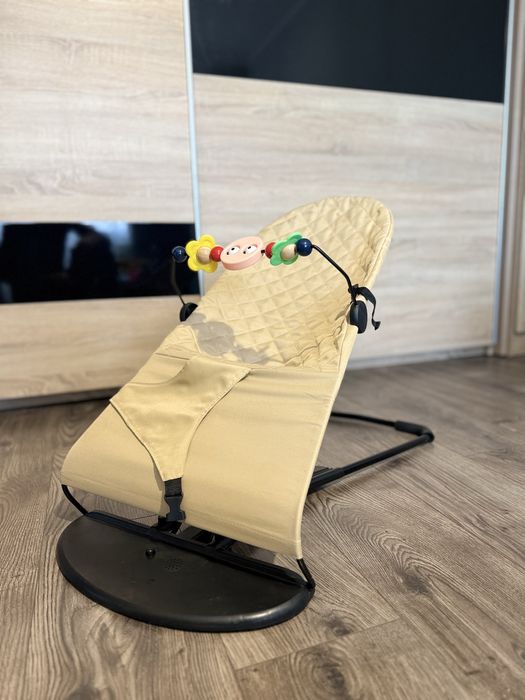 Scaun balansoae bebe, ergonomic, pliabil, cu muzica, cu suport jucarii