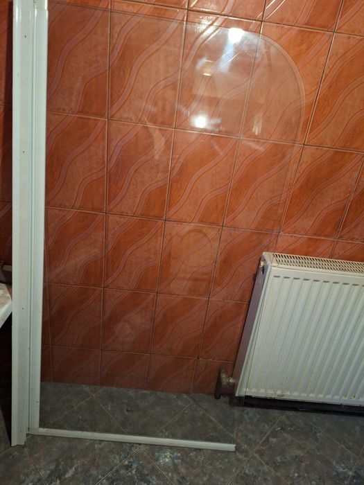 Paravan cadă pivotant