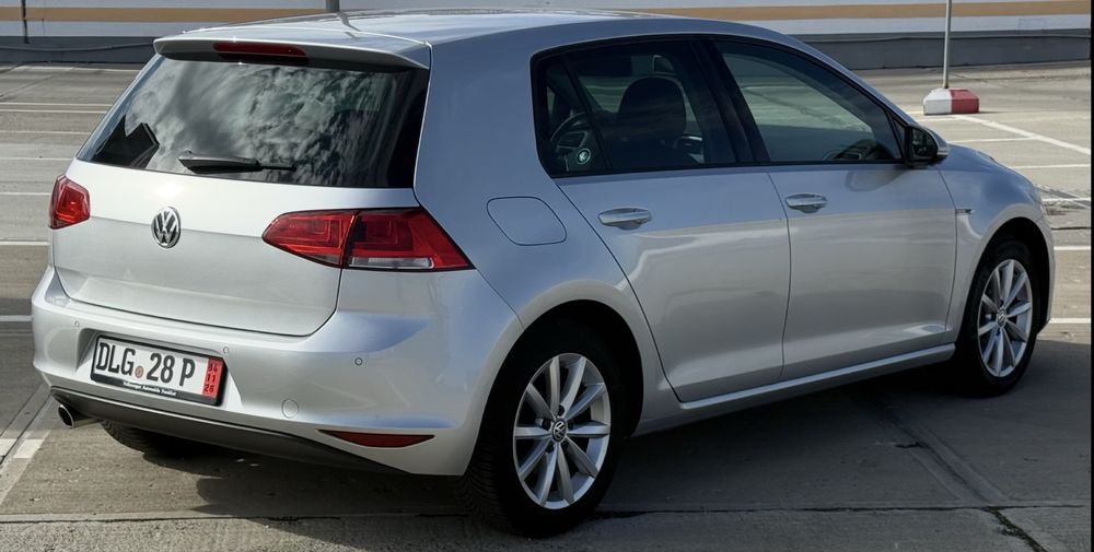 VW Golf Lounge Motor 1.6 TDI 110 CP