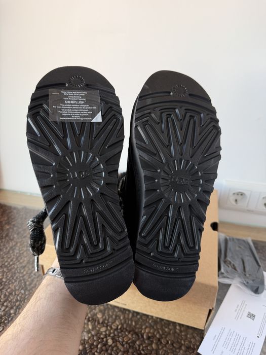 UGG Lowmel Triple Black