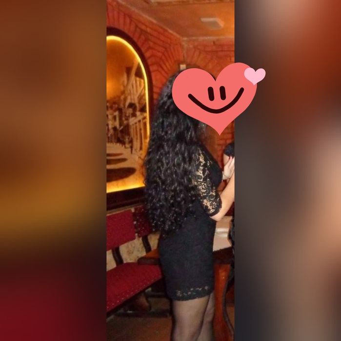 Черна къса дантелена рокля , размер ХС ,но отговаря и на размер С