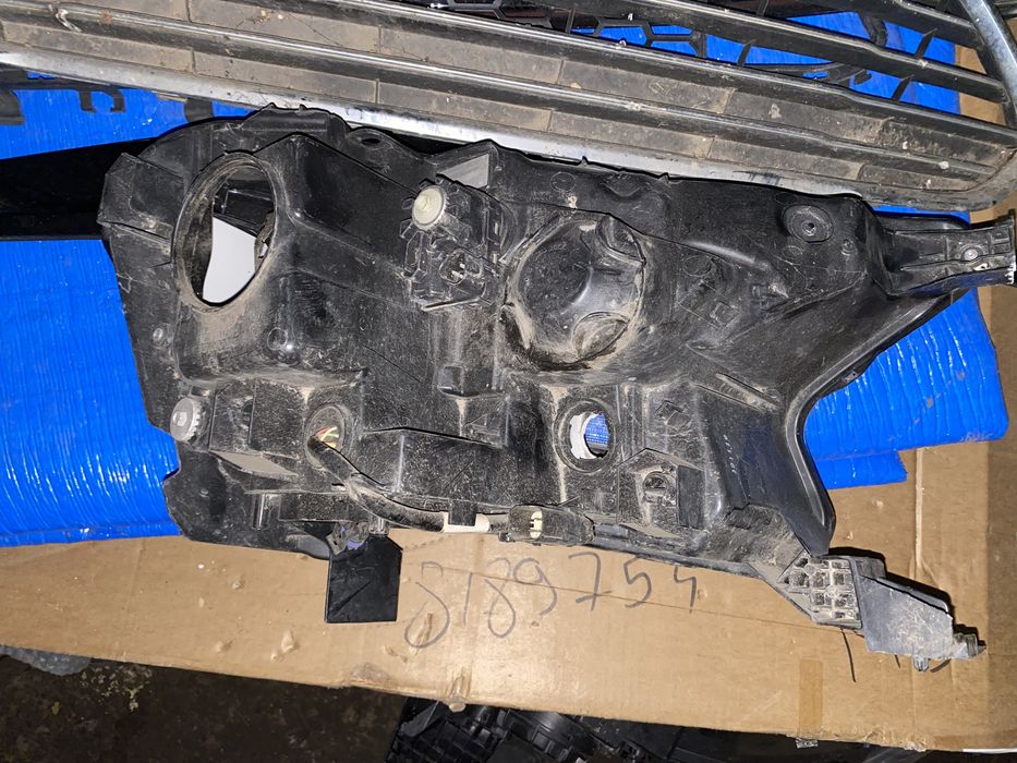 Far xenon Ford Raptor Ford Ranger Facelift 2019 - 2022 far stanga