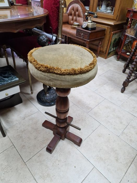 Прекрасен антикварен английски бар стол табуретка