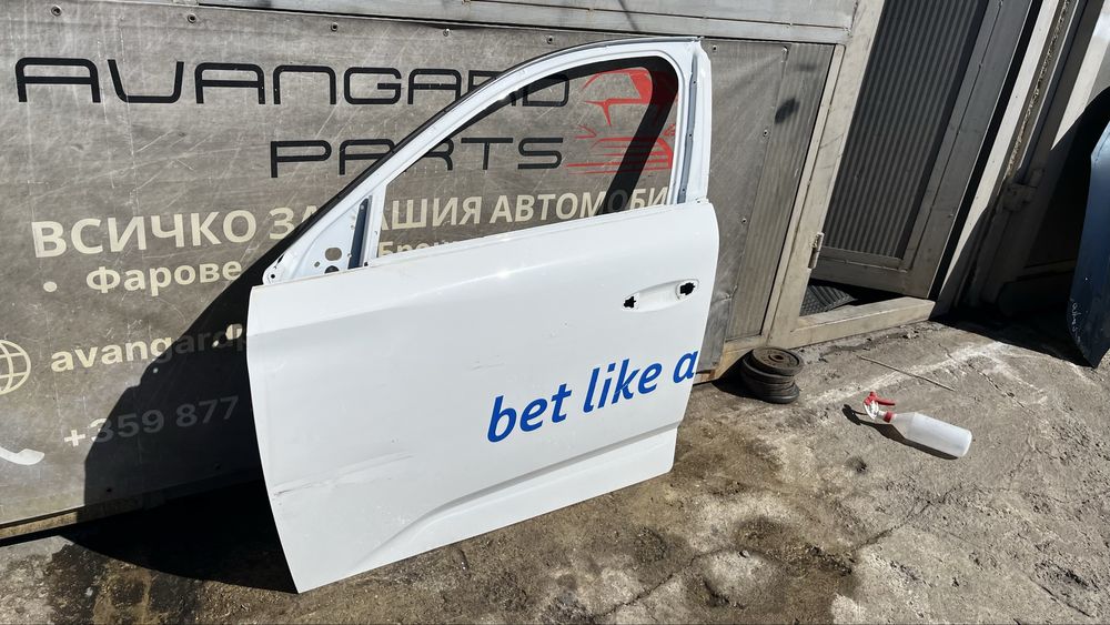 Предна лява врата Peugeot 308 3 2021-