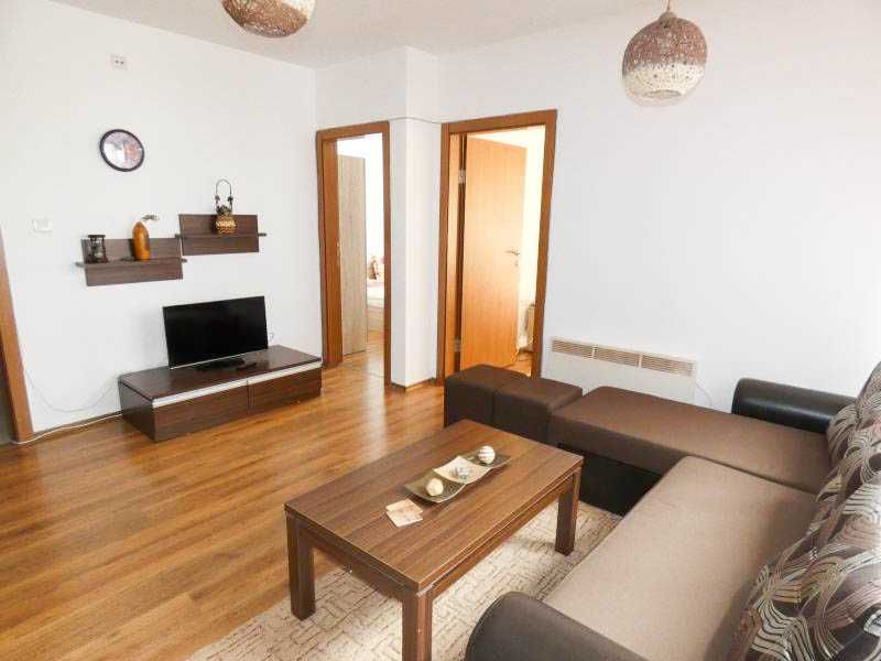 Дава се под наем Тристаен апартамент в Банско - 70 кв.м за 331.5 € - Снимка #2