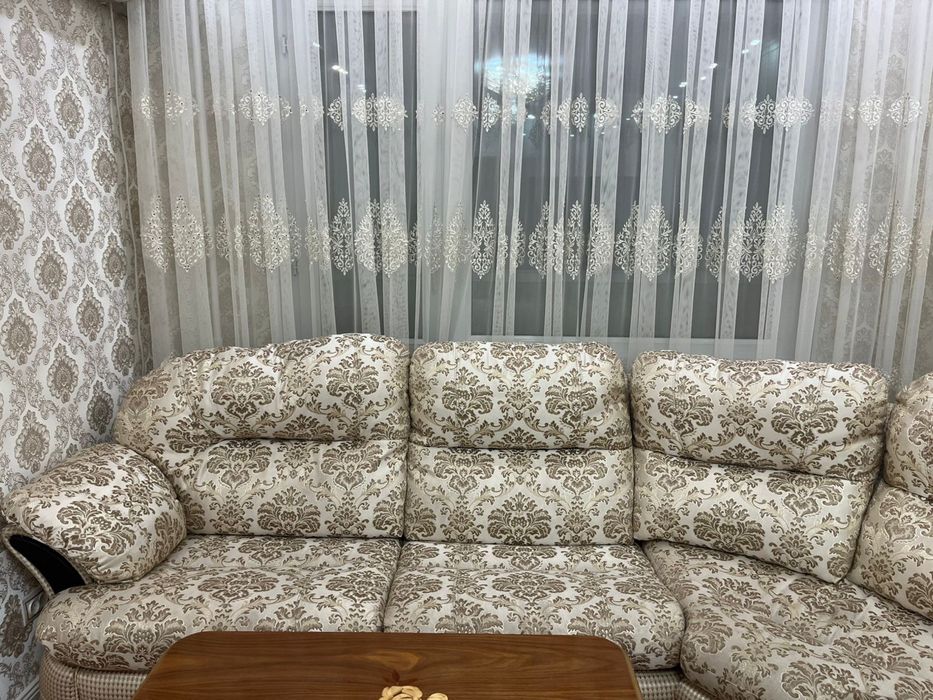 Продам диван угловой с креслом