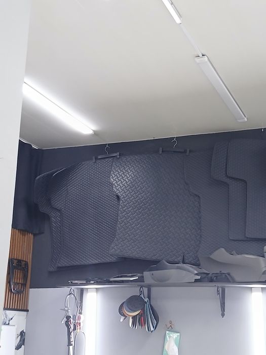 Avtomobilar uchun polik