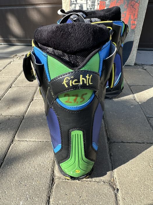 Placa snowboard si boots Deeluxe