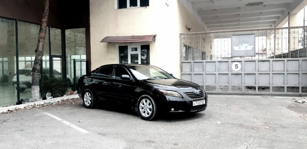 Toyota Camry 40 сотилади