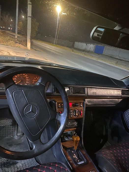 Мерседес 124.  2,2 автомат