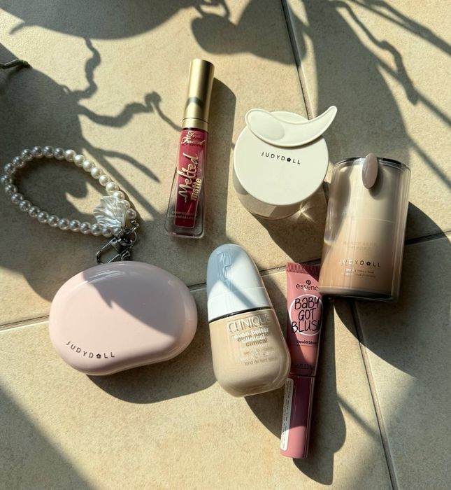 Продам пак косметики