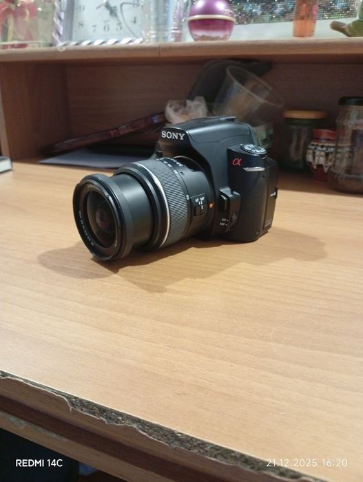 Sony Alpha a230 + обектив 18–55mm – отлично състояние