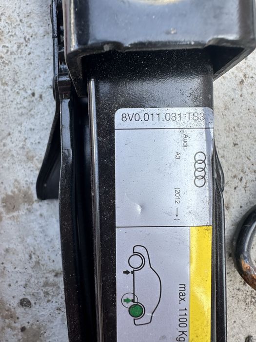 Крик ключ аварийно оборудване Audi A3 8V ауди а3 8в
