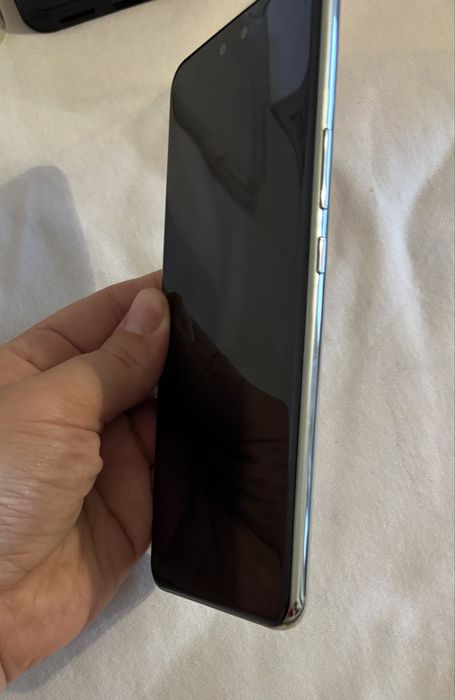 Гаранция Huawei Nova 13 Pro + Слушалки Huawei - FreeBuds 6i+ зарядно